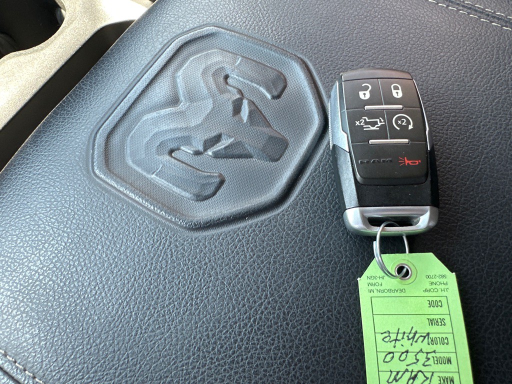 2021 RAM 3500 Image 26