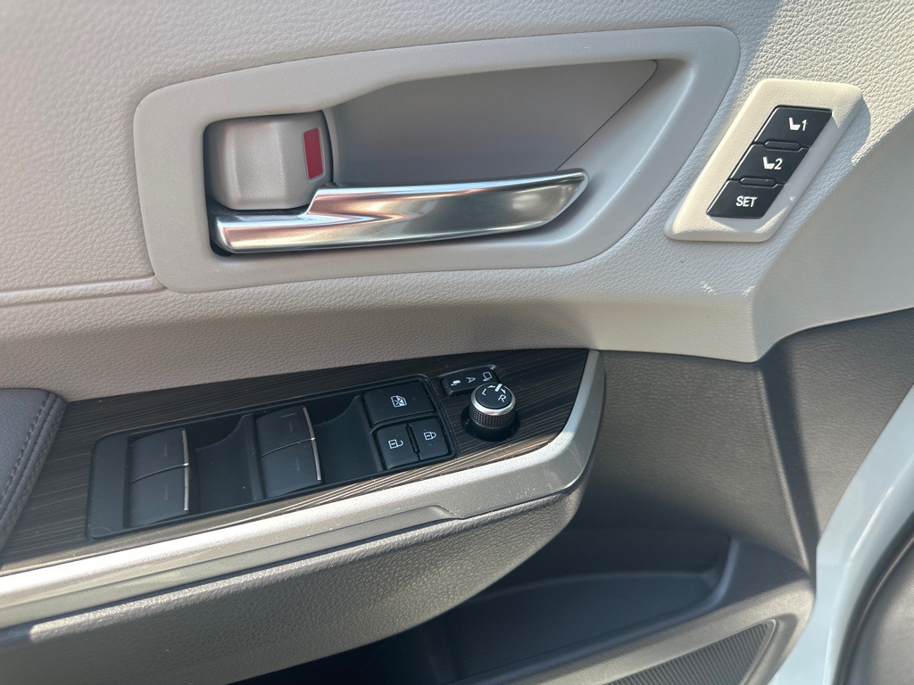2021 Toyota Sienna Image 16