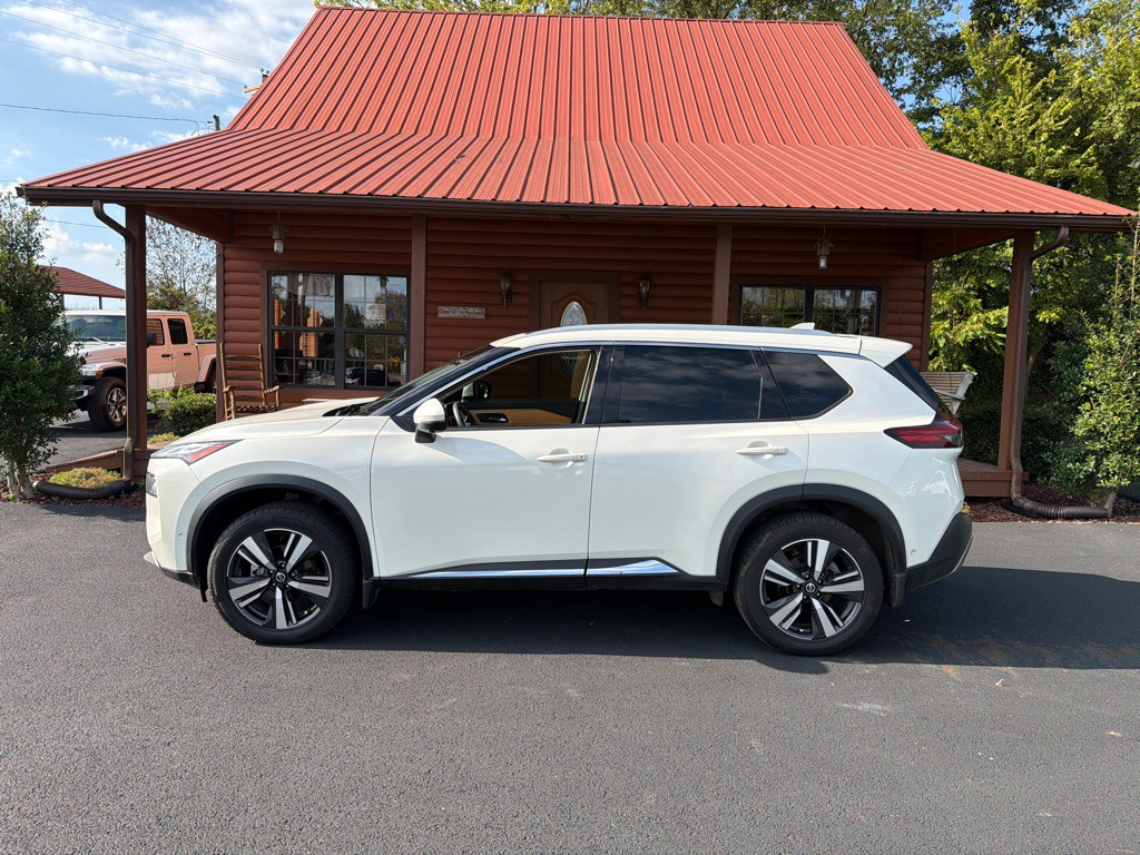 2021 Nissan Rogue Image 1