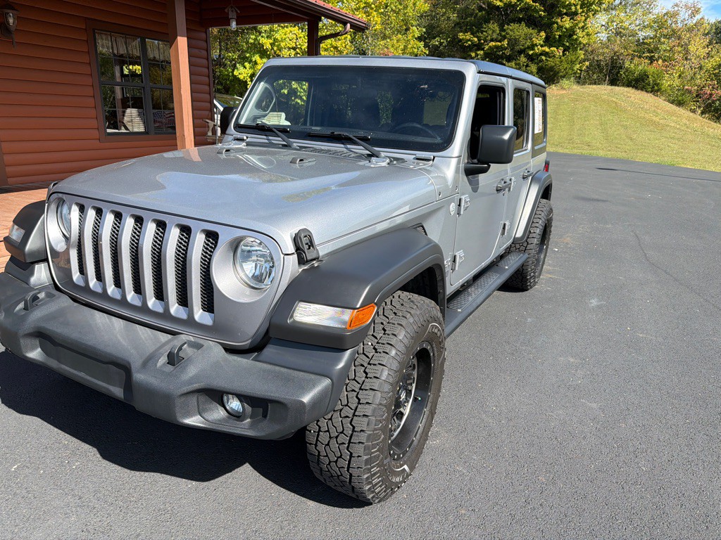 2018 Jeep Wrangler Unlimited Image 2