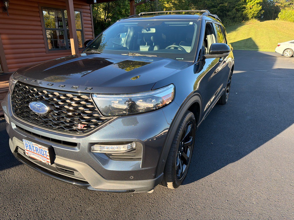 2022 Ford Explorer Image 2
