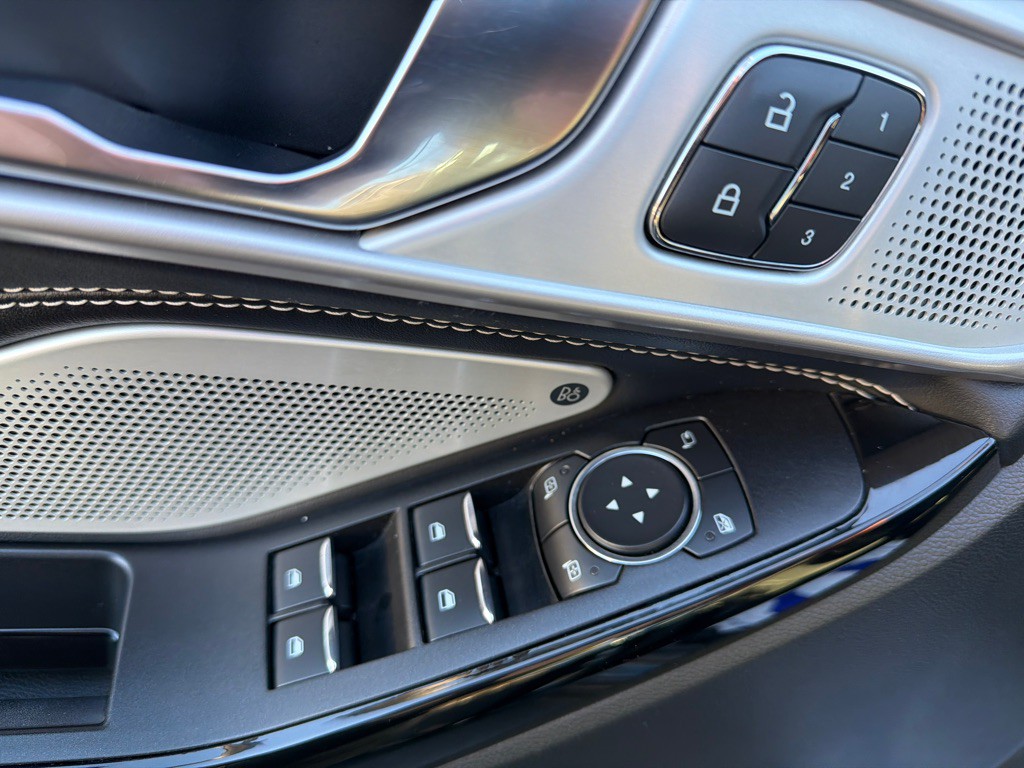 2022 Ford Explorer Image 16