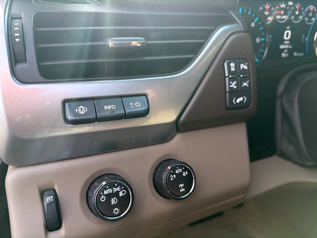 2016 Chevrolet Tahoe Image 15