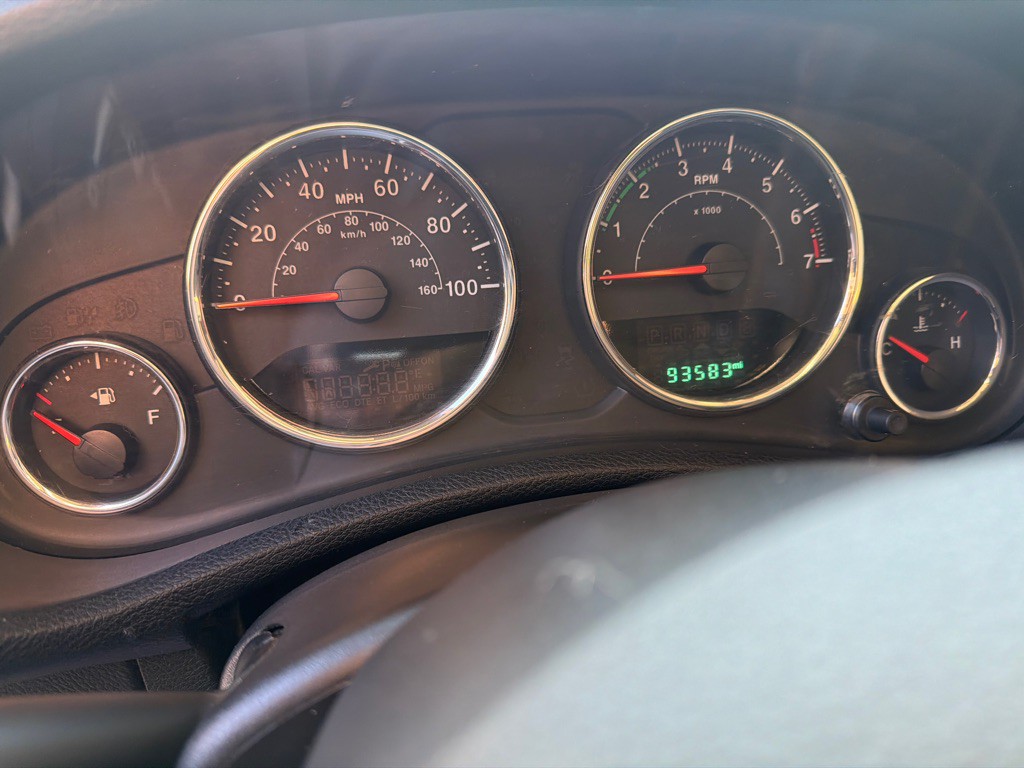 2016 Jeep Wrangler Image 14