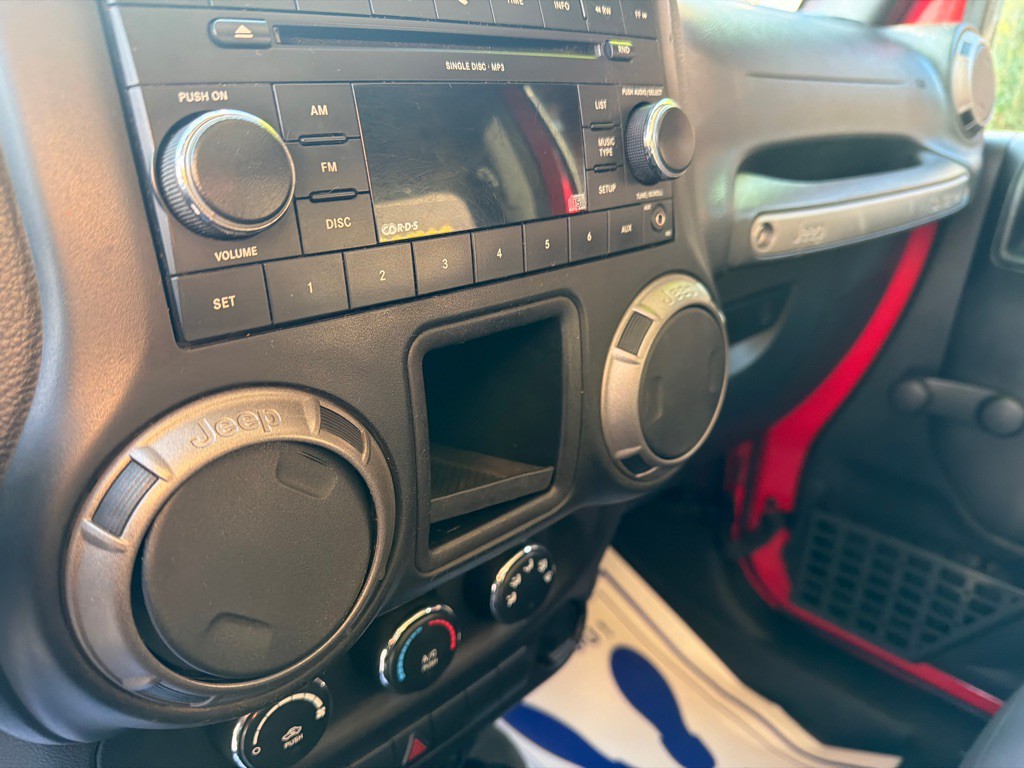 2016 Jeep Wrangler Image 15