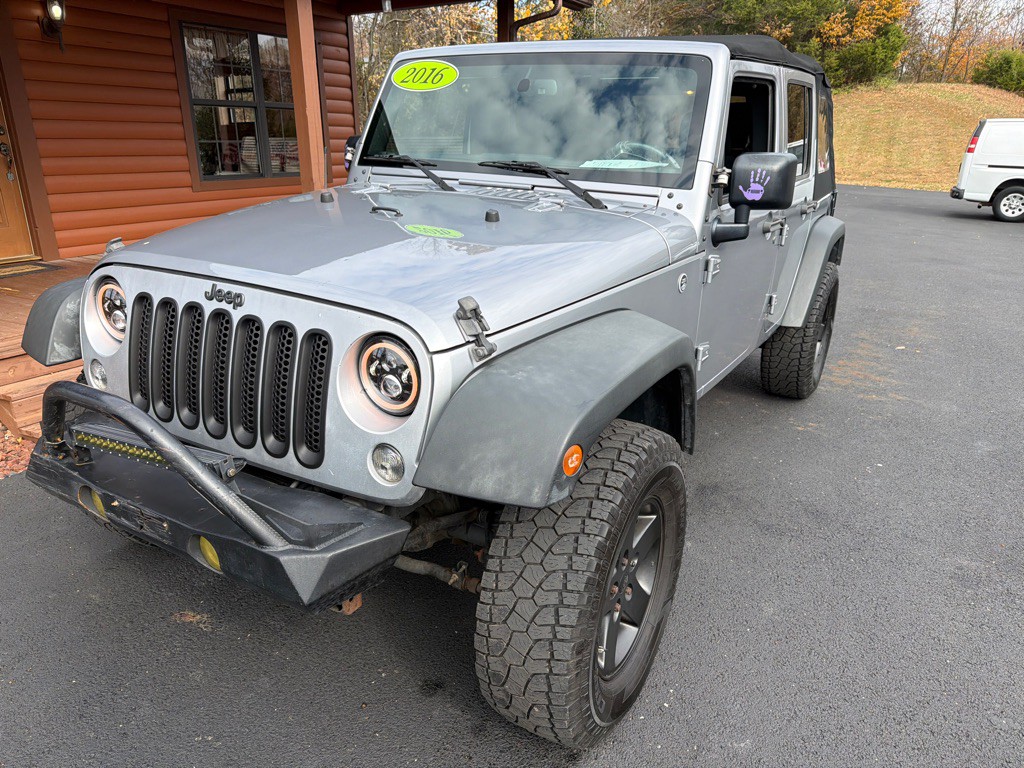 2016 Jeep Wrangler Unlimited Image 2
