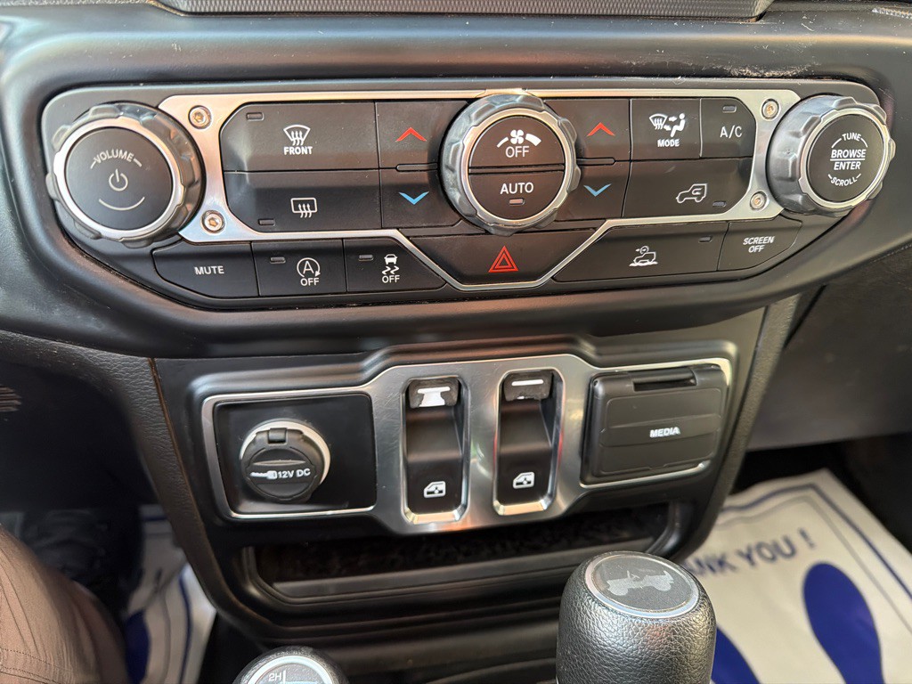 2022 Jeep Wrangler Image 17