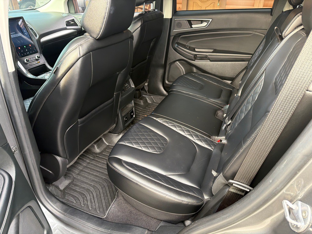 2023 Ford Edge Image 17