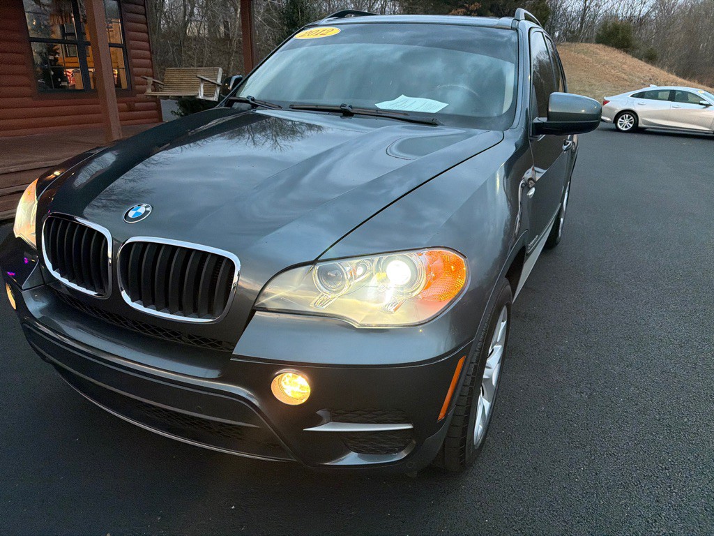 2012 BMW X5 Image 2