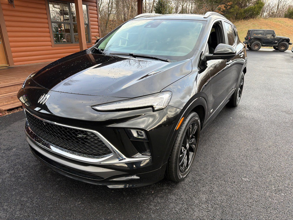 2025 Buick Enclave Image 2