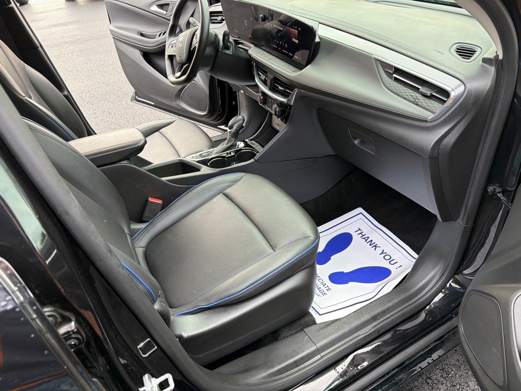 2025 Buick Enclave Image 17