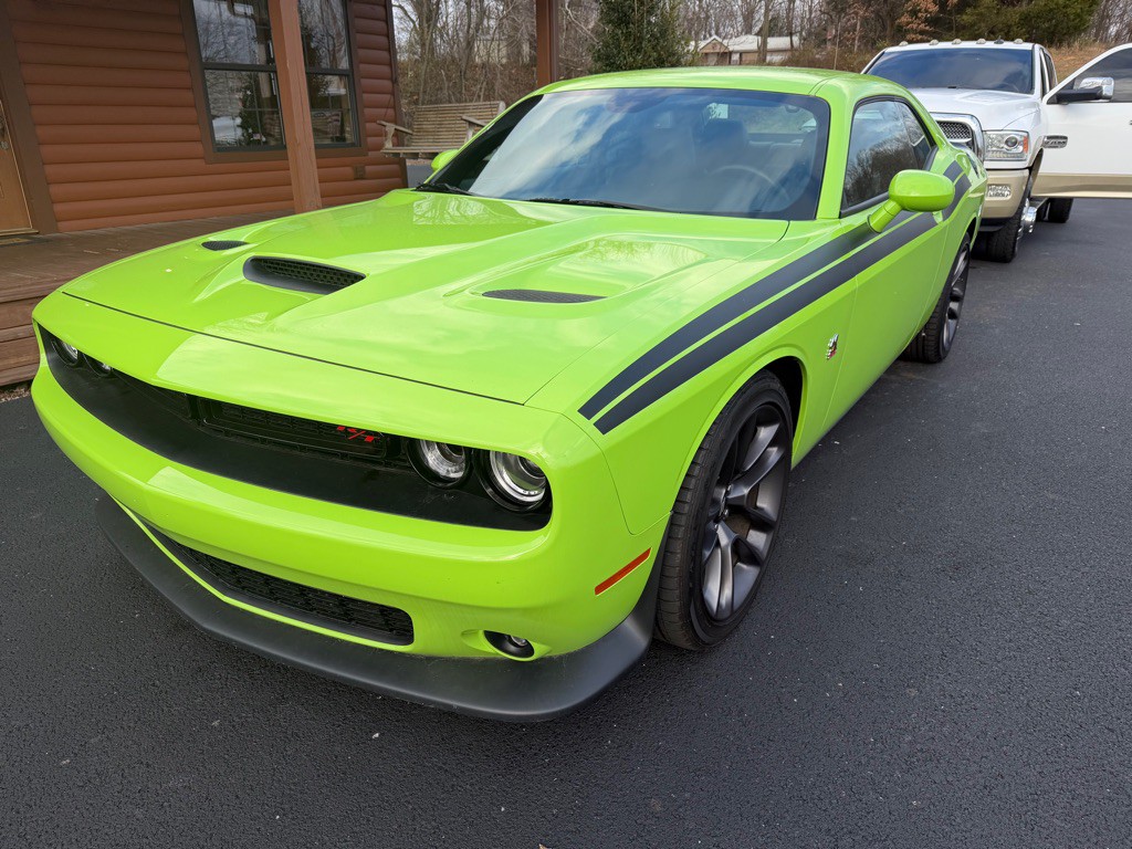 2023 Dodge Challenger Image 2