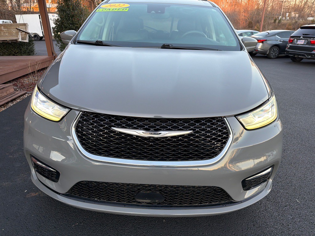 2022 Chrysler Pacifica Image 3