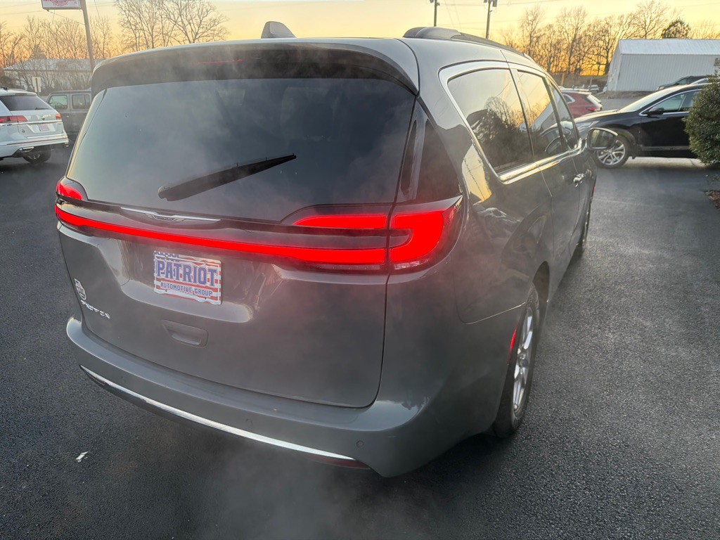 2022 Chrysler Pacifica Image 7