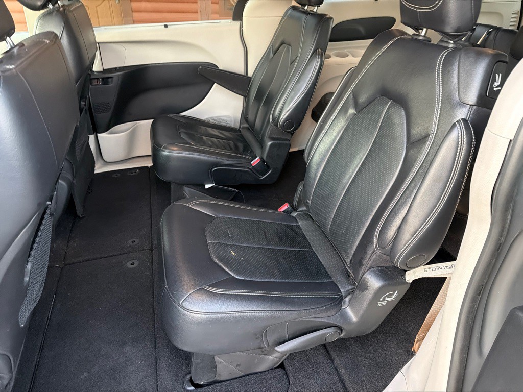 2022 Chrysler Pacifica Image 10