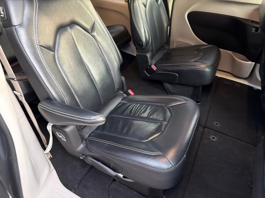 2022 Chrysler Pacifica Image 15