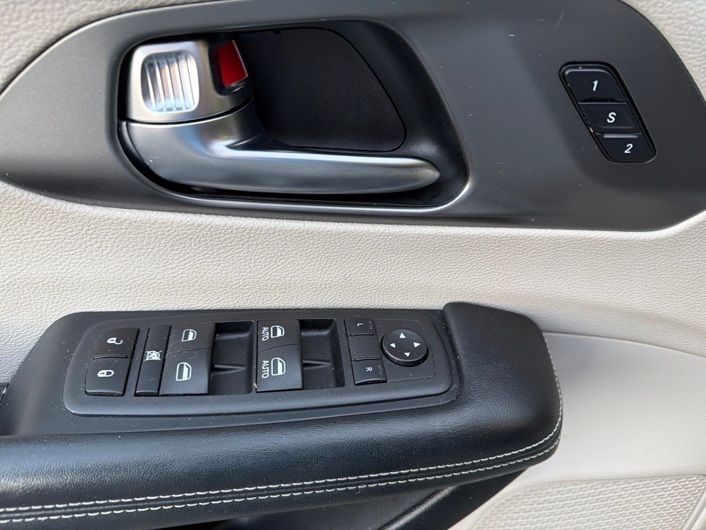 2022 Chrysler Pacifica Image 17