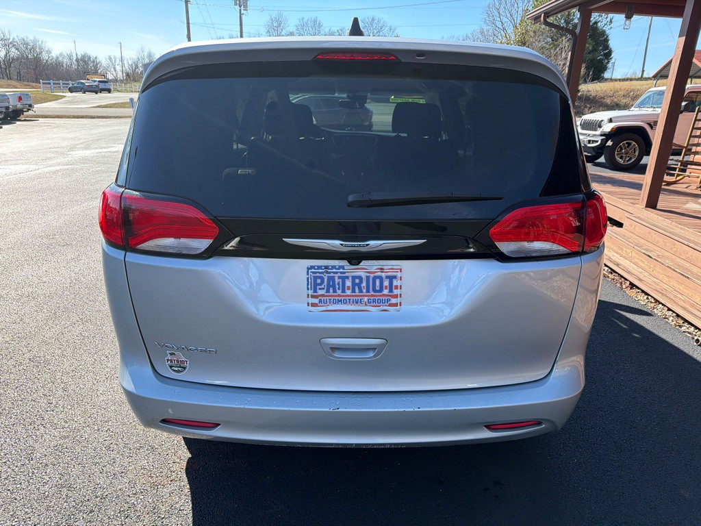 2023 Chrysler Voyager Image 8