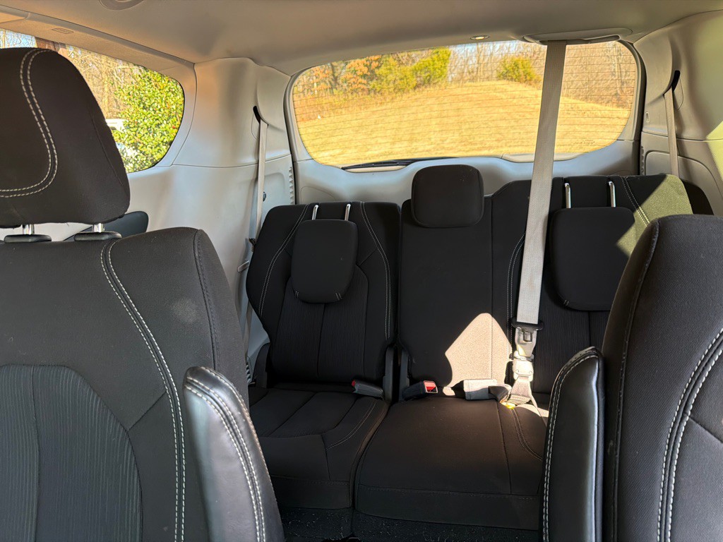 2023 Chrysler Voyager Image 11