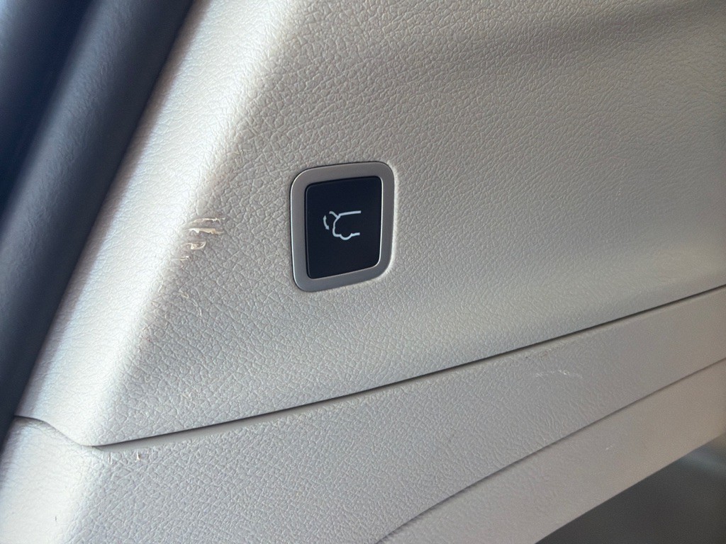 2023 Chrysler Voyager Image 13