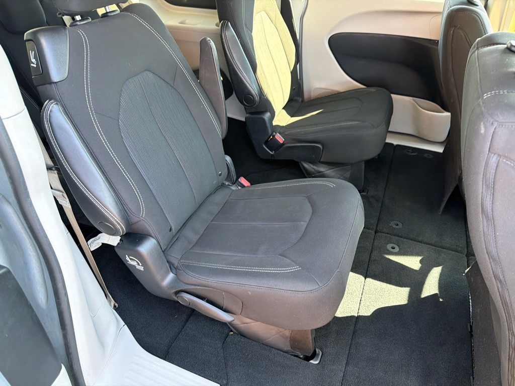 2023 Chrysler Voyager Image 14