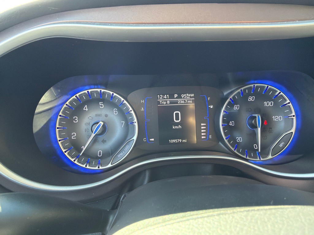 2023 Chrysler Voyager Image 19