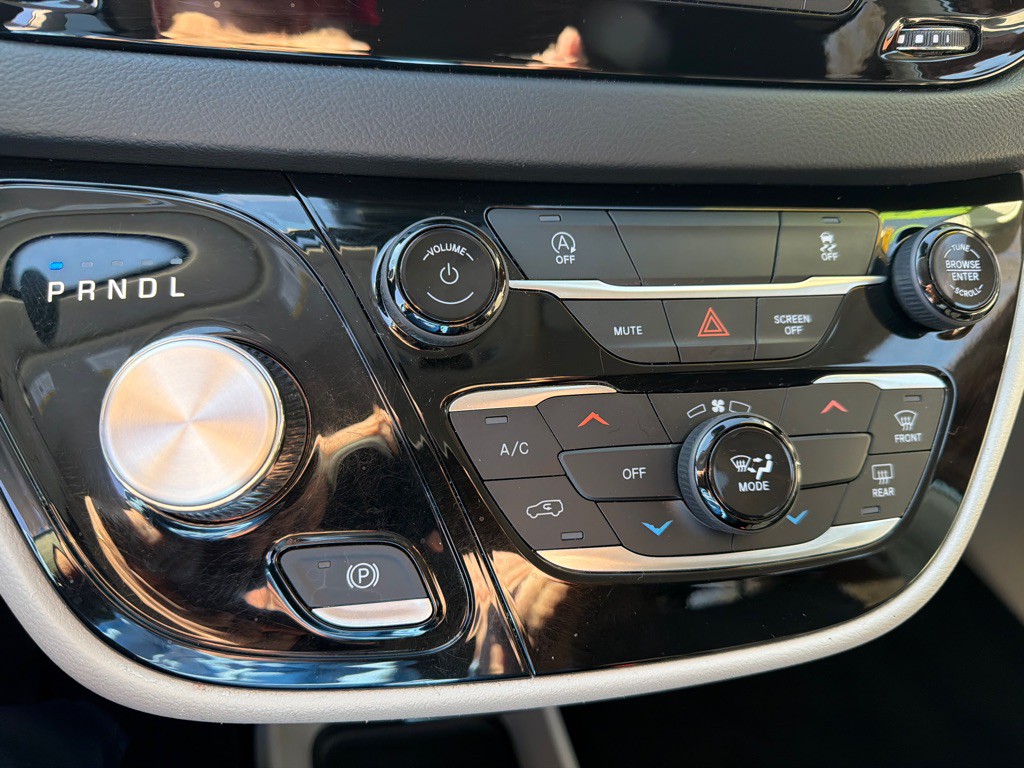 2023 Chrysler Voyager Image 23