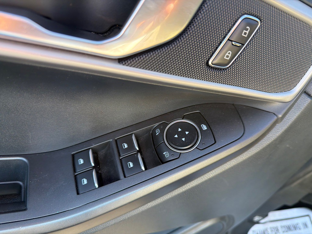 2023 Ford Explorer Image 18