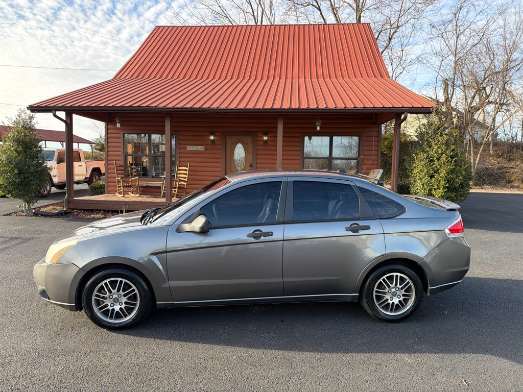 2011 Ford Focus Image 1