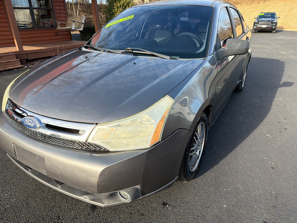 2011 Ford Focus Image 2