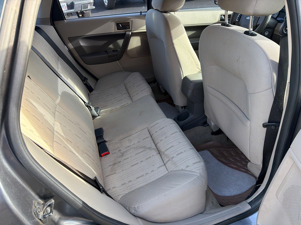 2011 Ford Focus Image 9