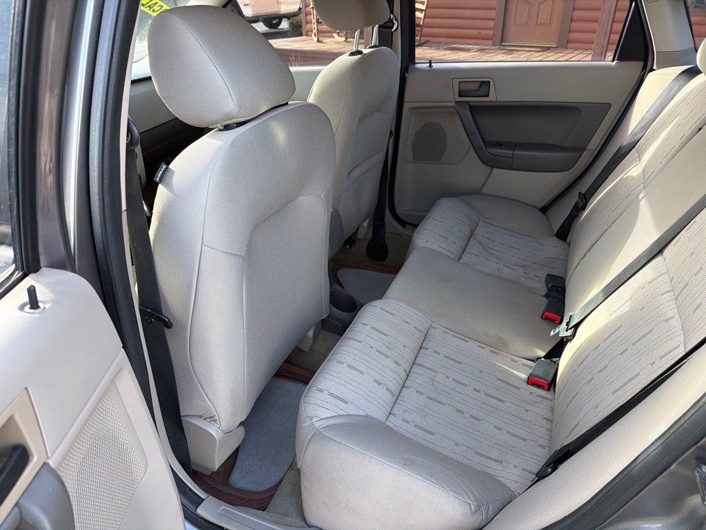 2011 Ford Focus Image 10