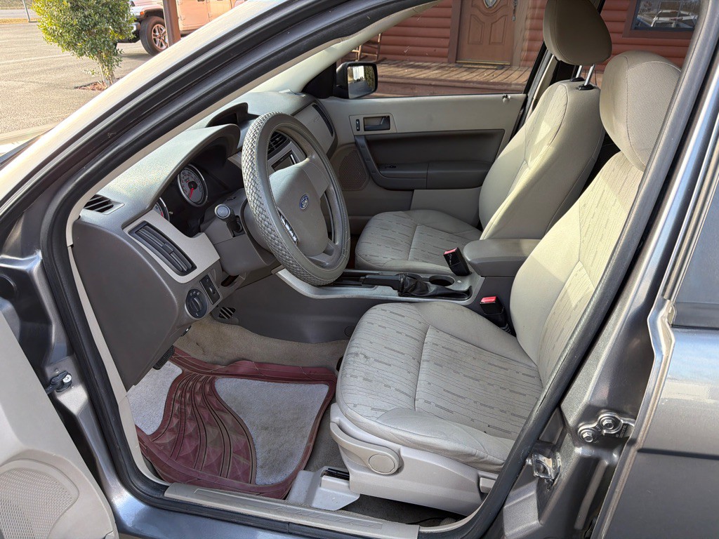 2011 Ford Focus Image 11