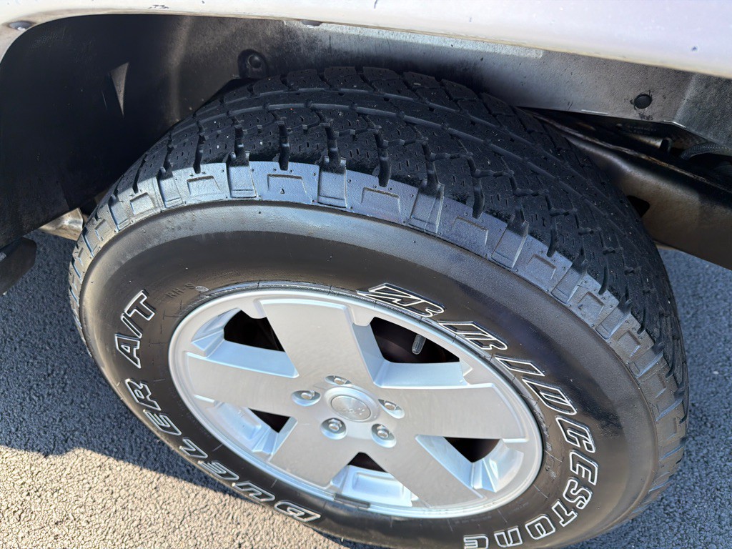 2012 Jeep Wrangler Image 10