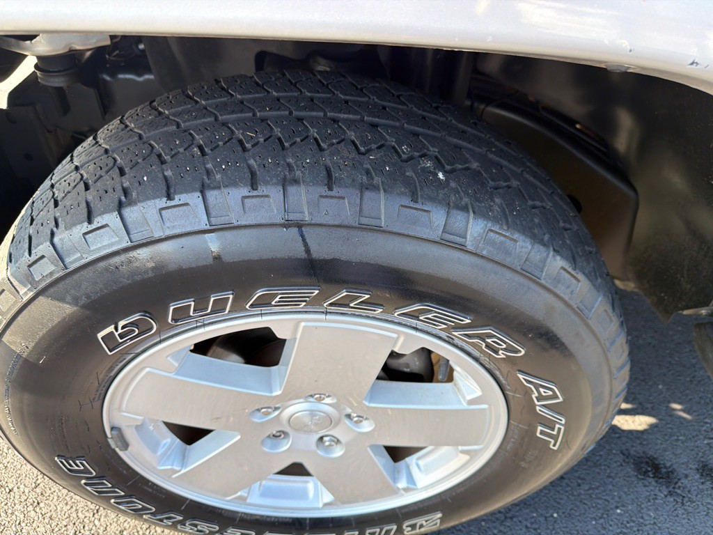 2012 Jeep Wrangler Image 11