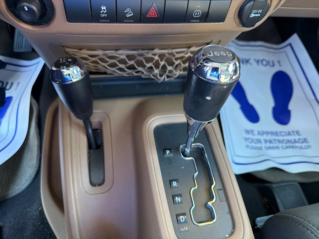 2012 Jeep Wrangler Image 18