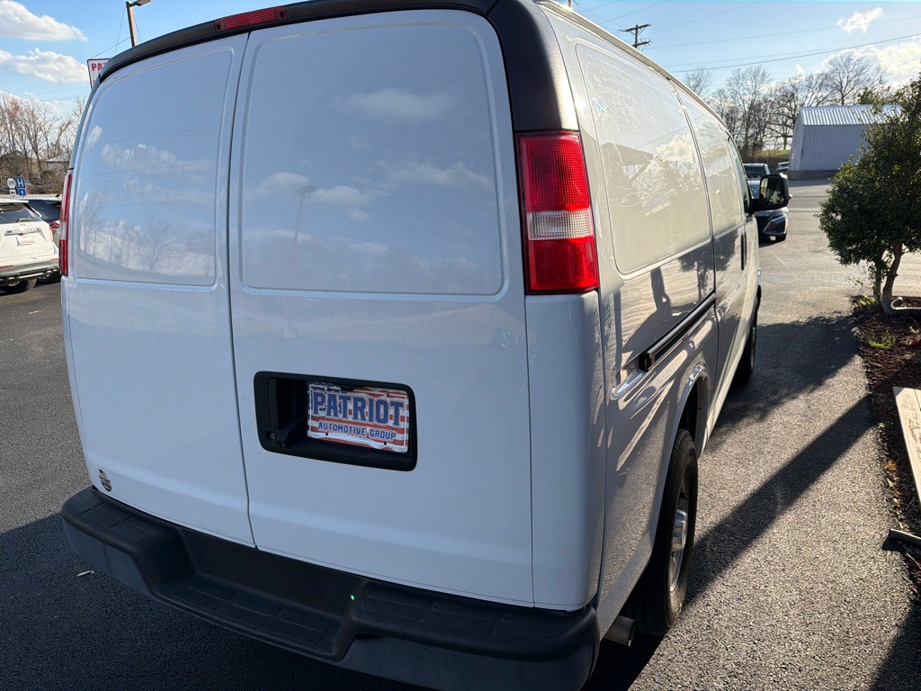 2021 Chevrolet Express Image 6