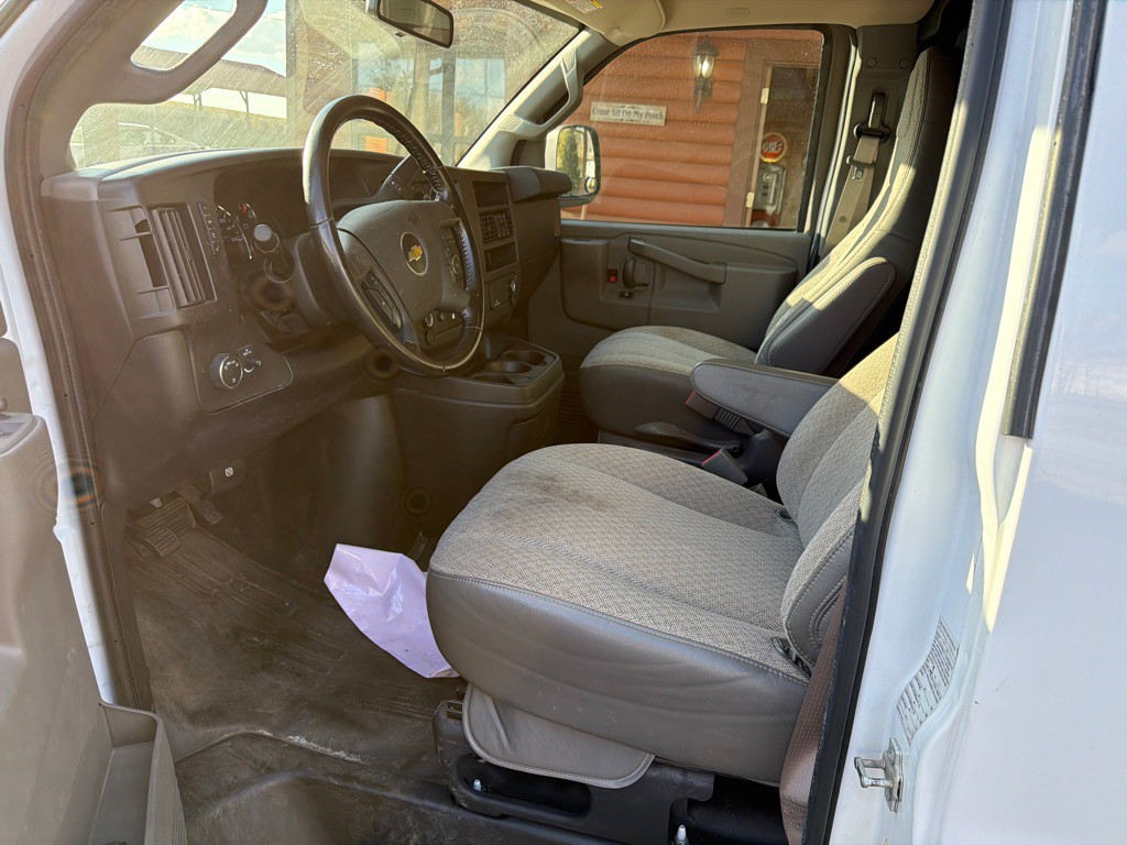2021 Chevrolet Express Image 11