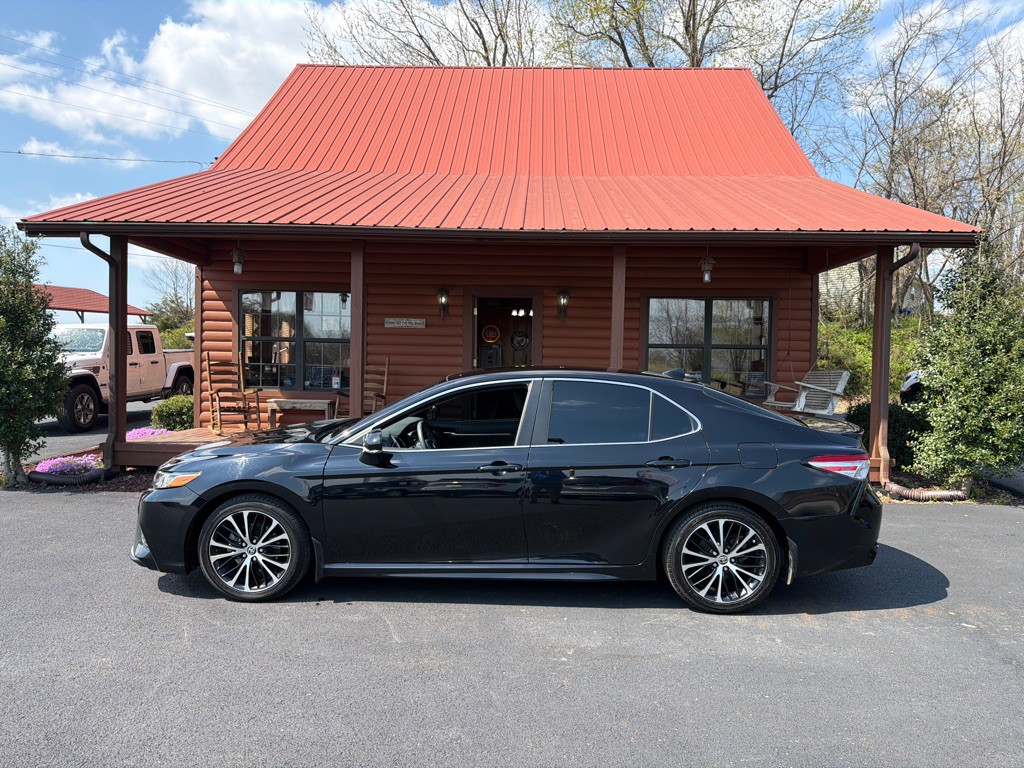 2020 Toyota Camry Image 1