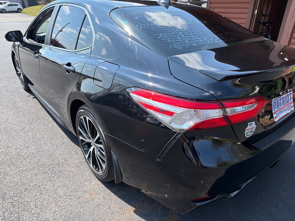 2020 Toyota Camry Image 10