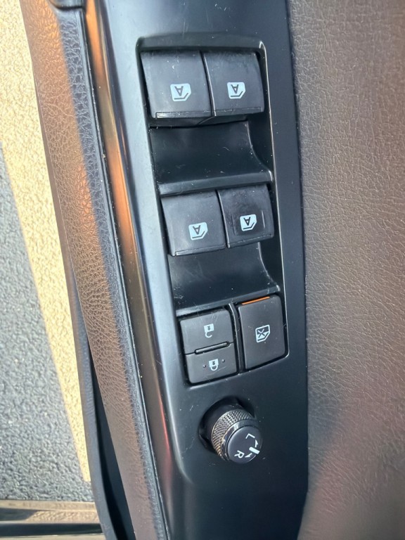 2020 Toyota Camry Image 18