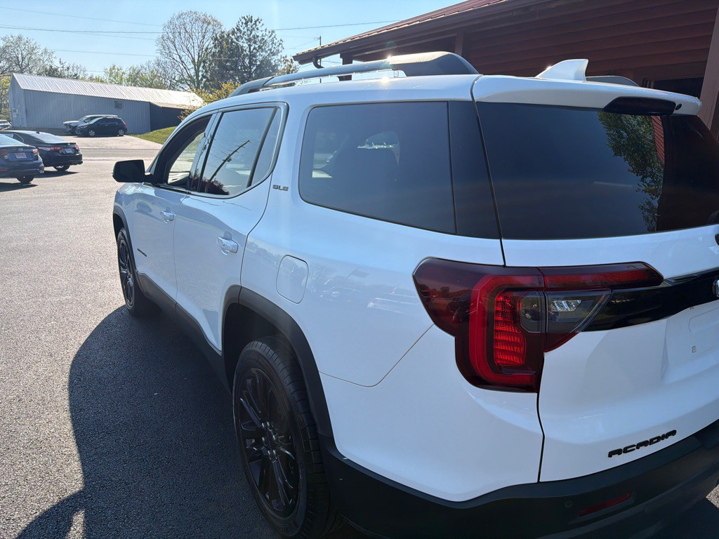 2022 GMC Acadia Image 8