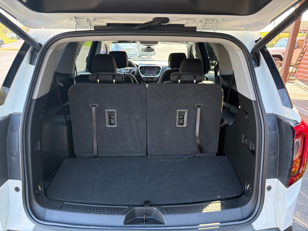 2022 GMC Acadia Image 13