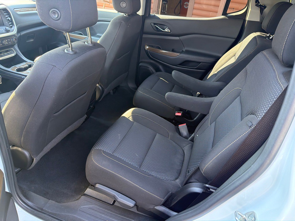 2022 GMC Acadia Image 14
