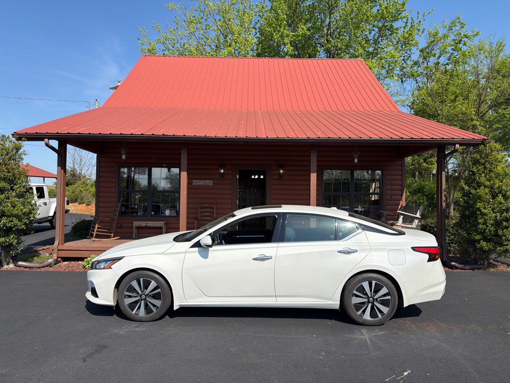 2021 Nissan Altima Image 1
