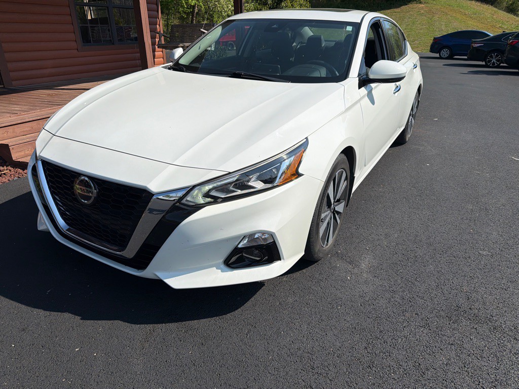 2021 Nissan Altima Image 2