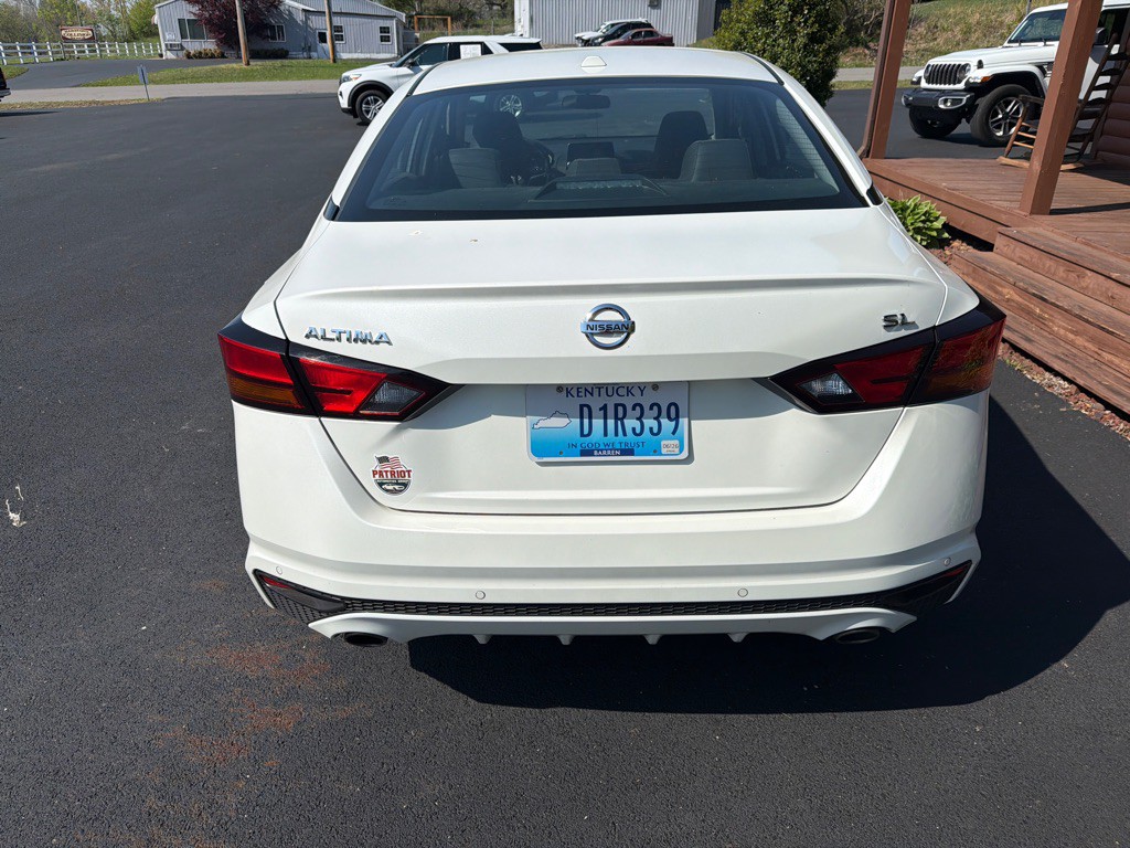 2021 Nissan Altima Image 10