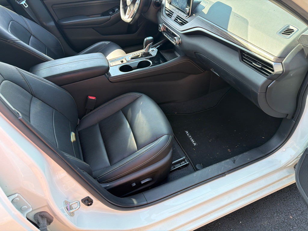 2021 Nissan Altima Image 15