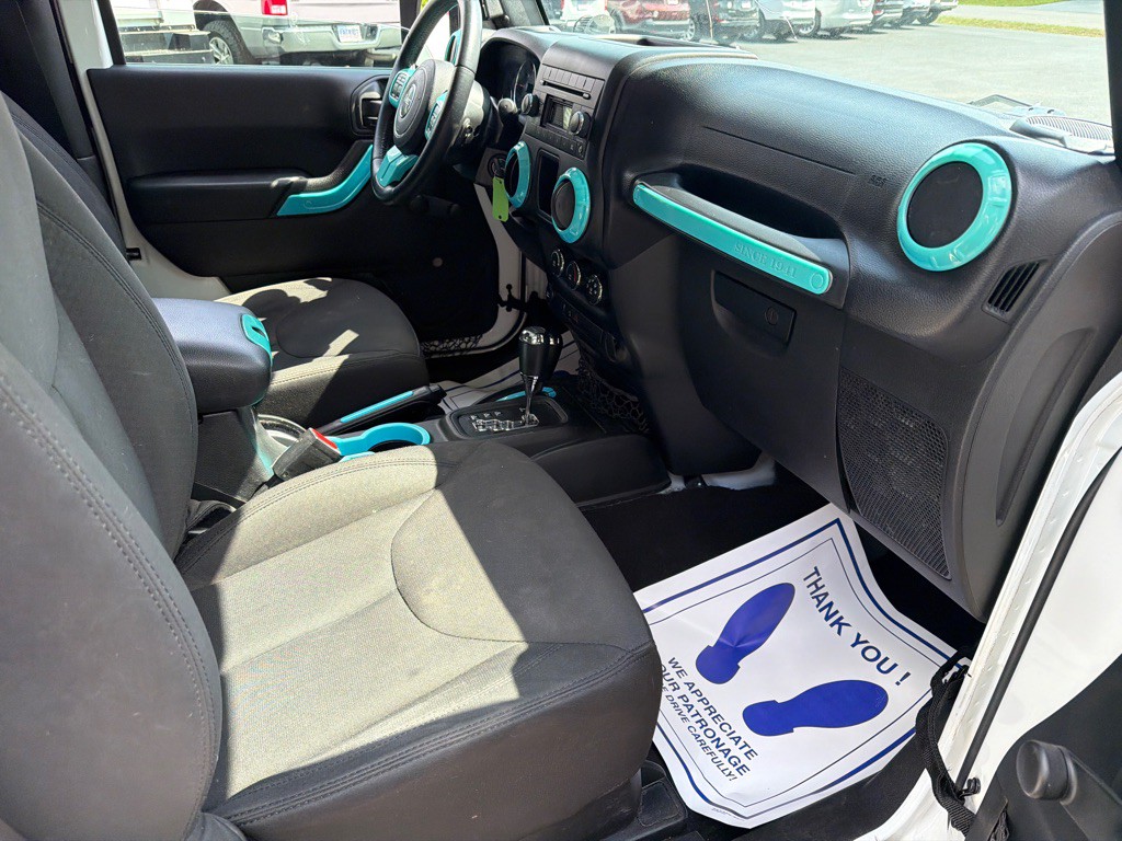 2017 Jeep Wrangler Image 8