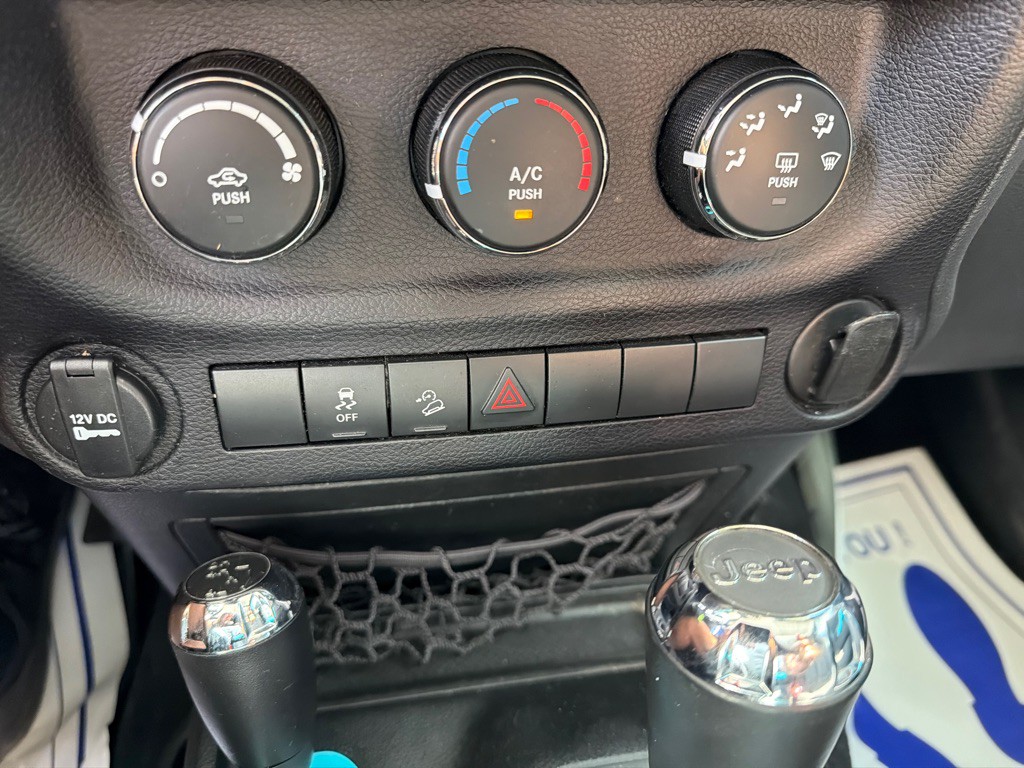 2017 Jeep Wrangler Image 16